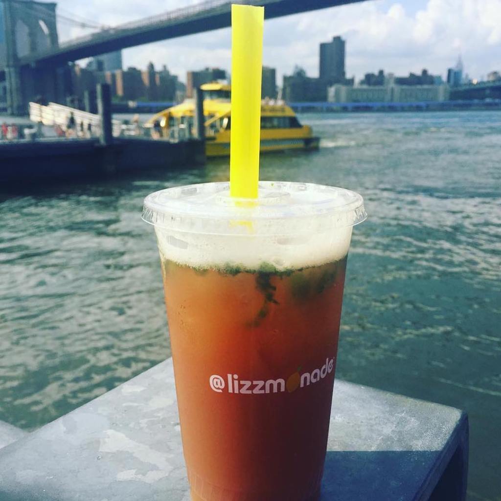 Lizzmonade, restaurant at Bridge Plaza