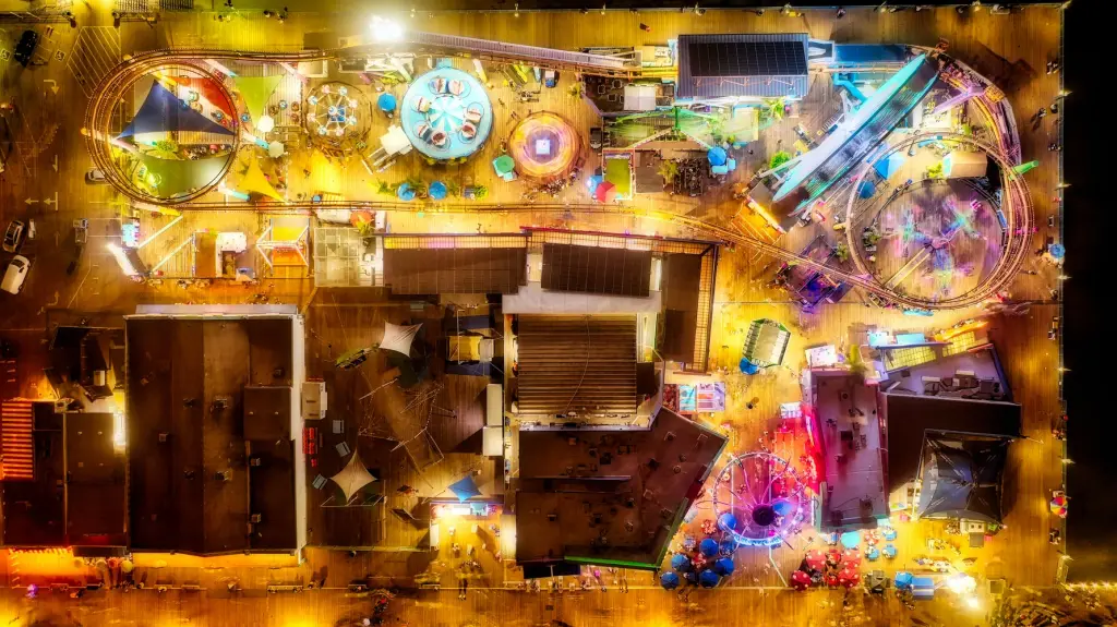 aerial shot carnval ground santa monica